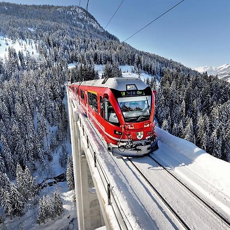 Posthotel Holiday Villa Arosa Kültér fotó